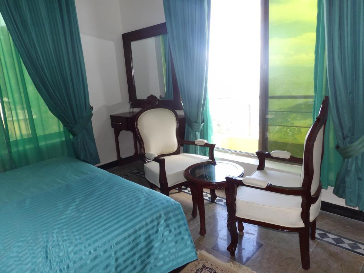 Canari Hotel Kashmir View Nathia Gali Ngoại thất bức ảnh