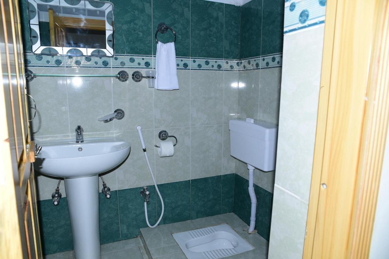 Canari Hotel Kashmir View Nathia Gali Ngoại thất bức ảnh