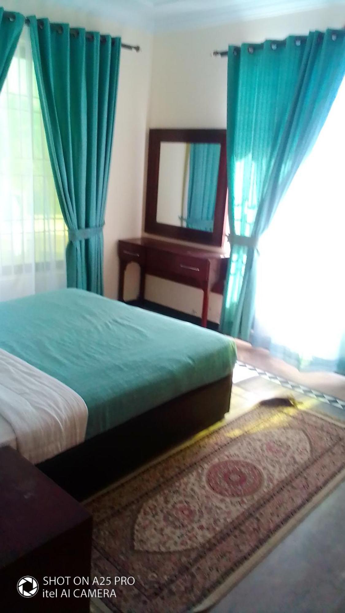 Canari Hotel Kashmir View Nathia Gali Ngoại thất bức ảnh