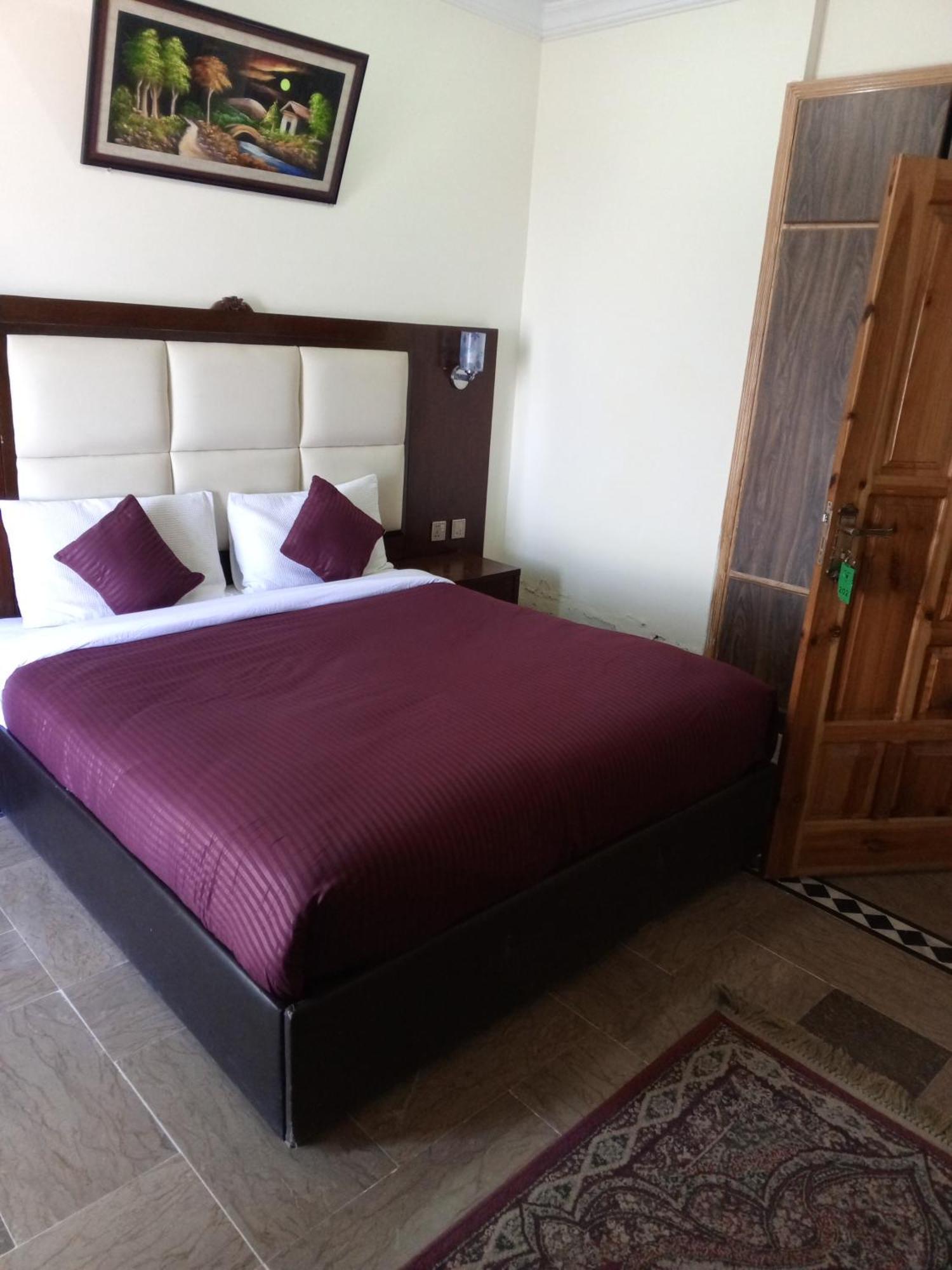 Canari Hotel Kashmir View Nathia Gali Ngoại thất bức ảnh